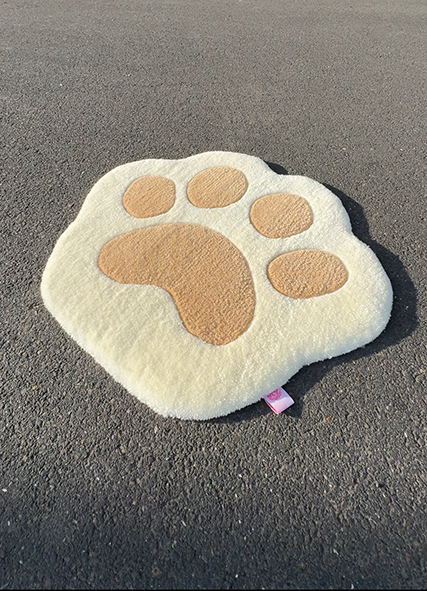 Cat paw rug (Cat paw) rug by DOMYRUGS