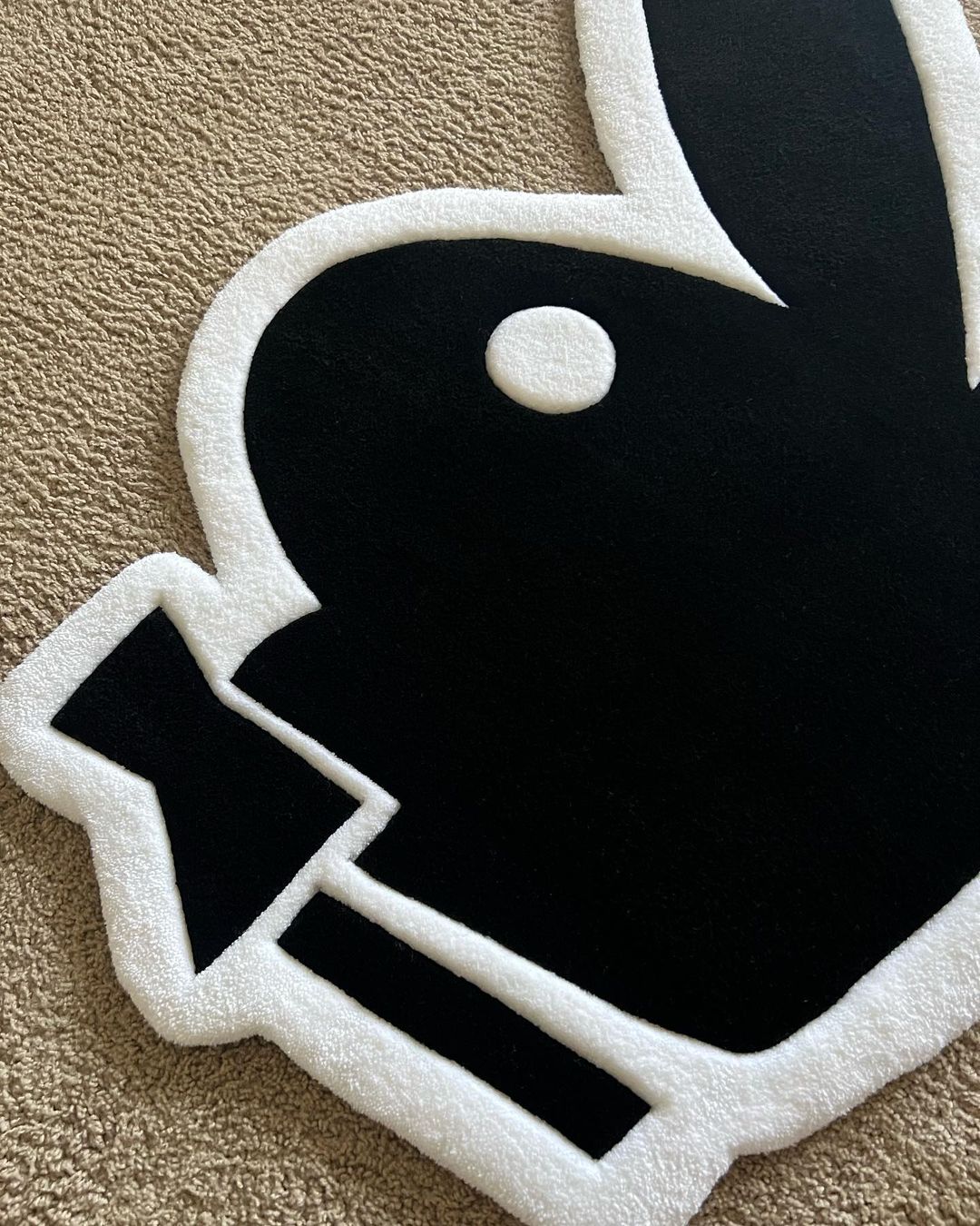Playboy rug by DOMYRUGS (Customizable color)