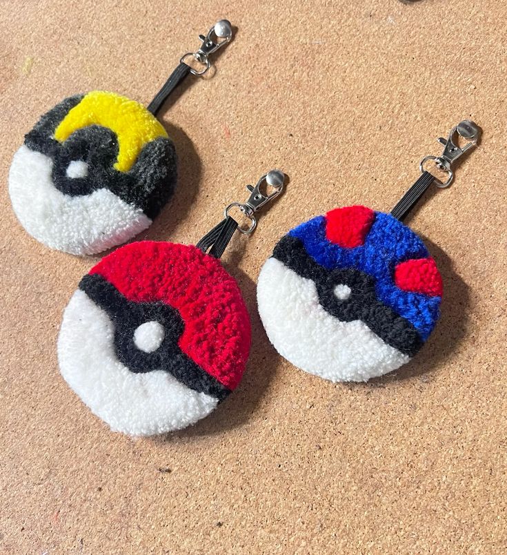 Tapis porte clé pokemon by DOMYRUGS