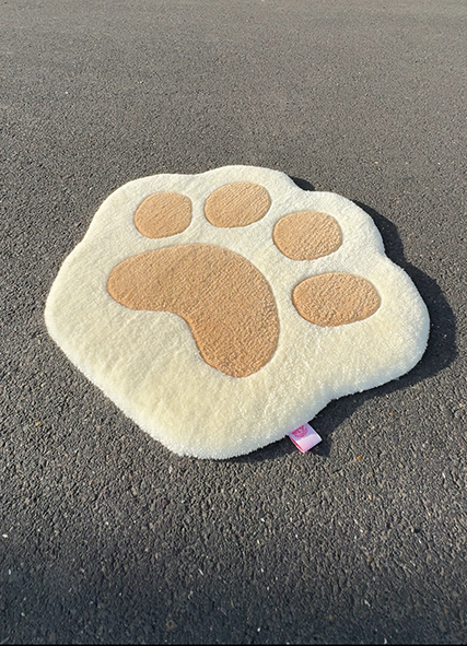 Tapis Patte de chat (Cat paw) rug by DOMYRUGS